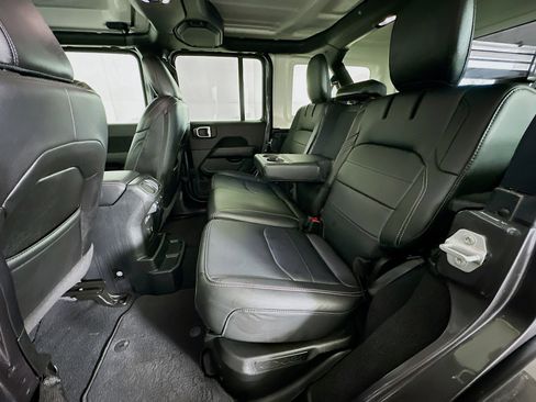 Used 2023 Jeep Wrangler Sahara w/ Cold Weather Group AWD/4WD image 27