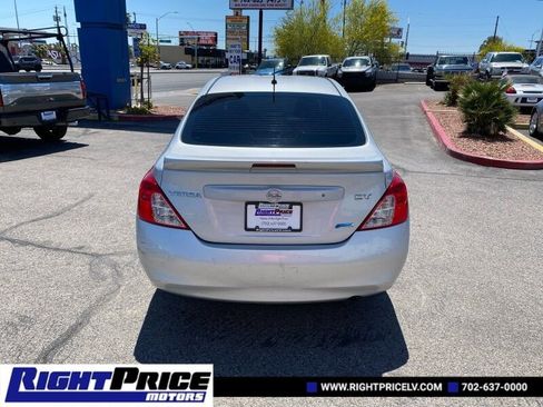 Used 2013 Nissan Versa SV image 4