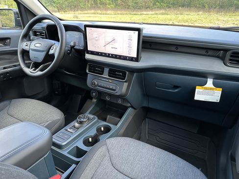 New 2025 Ford Maverick XLT w/ XLT Luxury Package image 40