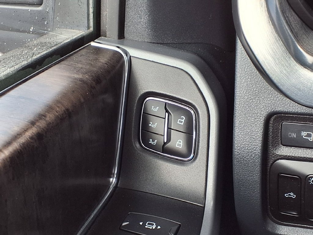 Used 2024 Ford F250 Lariat w/ Black Appearance Package AWD/4WD image 39