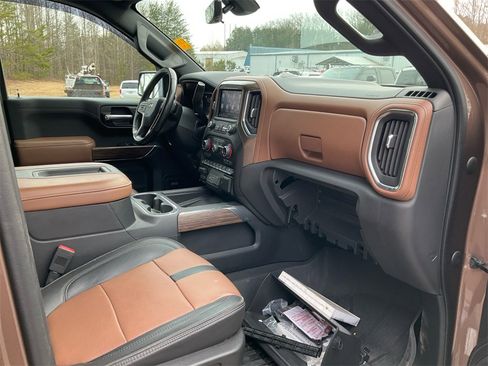 Used 2019 Chevrolet Silverado 1500 High Country w/ Technology Package image 9