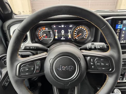 Used 2024 Jeep Wrangler Sport image 16