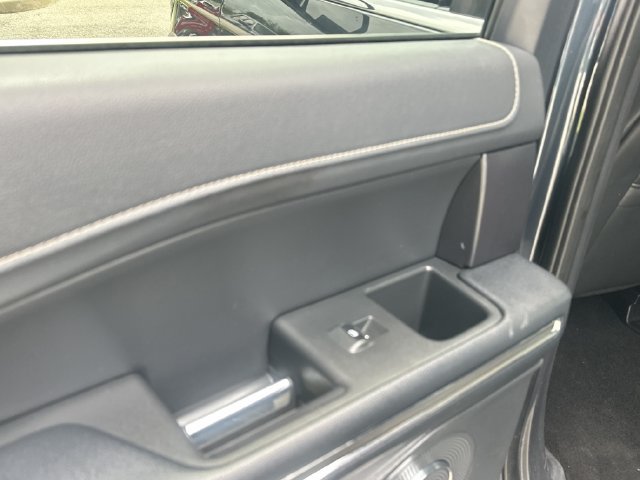 Used 2023 Ford Expedition XLT RWD image 14
