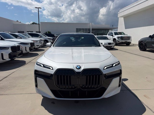 Used 2026 BMW 740i w/ Premium Package RWD image 3