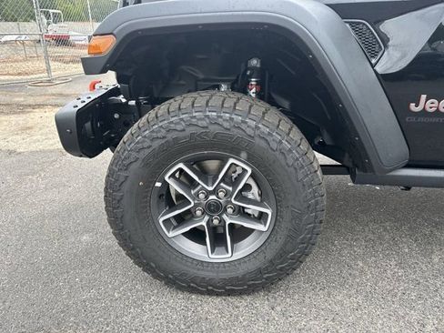 New 2025 Jeep Gladiator Mojave w/ Steel Bumper Group image 11