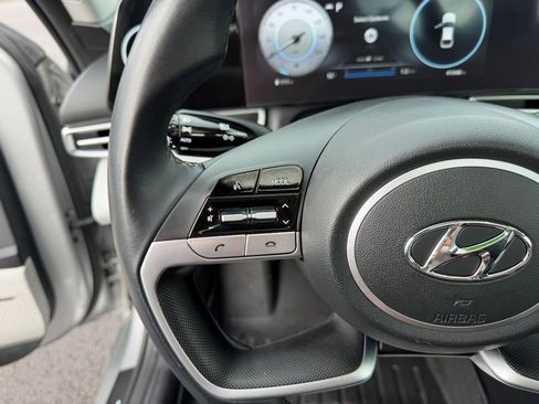 Used 2021 Hyundai Elantra Limited image 17