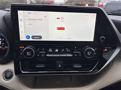 Used 2025 Toyota Highlander Limited image 23