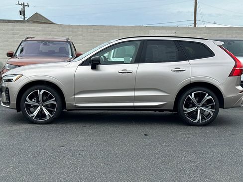 New 2025 Volvo XC60 B5 Ultra w/ Protection Package Premier image 2