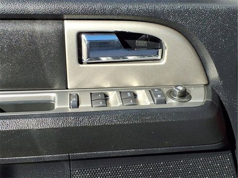 Used 2015 Ford Expedition EL XLT w/ Equipment Group 202A image 17