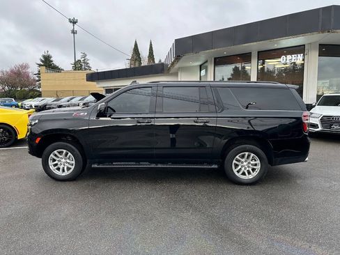 Used 2023 Chevrolet Suburban Z71 w/ Z71 Off-Road Package AWD/4WD image 2