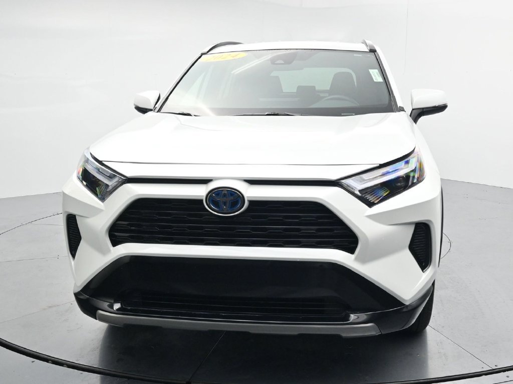 Used 2024 Toyota RAV4 SE AWD/4WD image 3