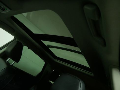 Used 2024 Nissan Pathfinder Platinum w/ Black Appearance Package image 18