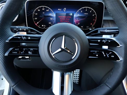 Used 2026 Mercedes-Benz GLC 300 4MATIC image 36