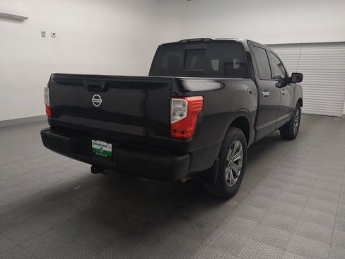 Used 2018 Nissan Titan SV w/ SV Convenience Package image 9