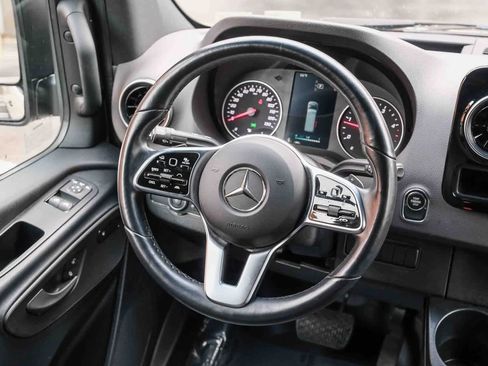Used 2024 Mercedes-Benz Sprinter 2500 image 17
