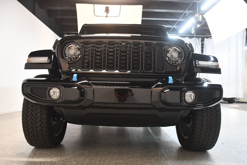Used 2024 Jeep Wrangler High Altitude AWD/4WD image 12