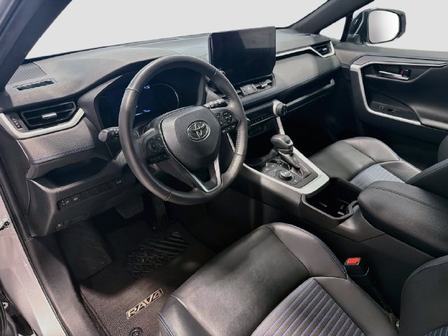 Used 2024 Toyota RAV4 XSE AWD/4WD image 9