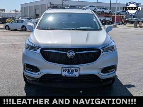 Used 2021 Buick Enclave Essence image 3