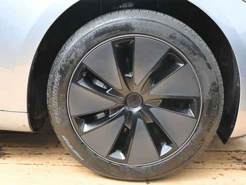 Used 2025 Tesla Model 3 Long Range RWD image 25