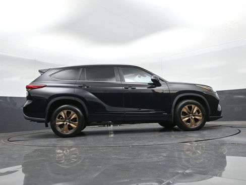Used 2023 Toyota Highlander Bronze Edition image 33