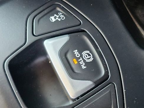 Used 2018 Jeep Renegade Latitude image 41