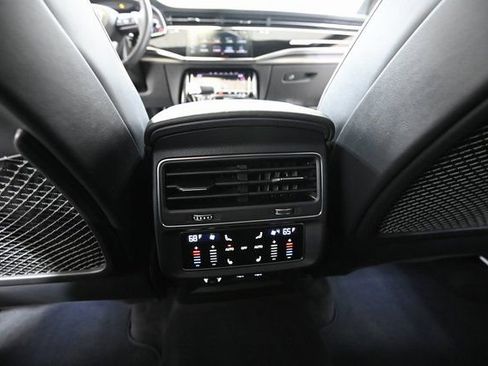Used 2020 Audi RS Q8 AWD/4WD image 29