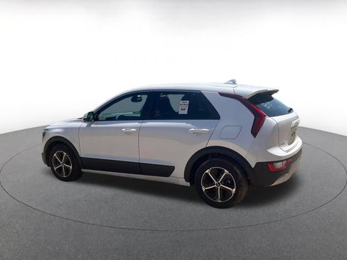 Used 2026 Kia Niro LX FWD image 11