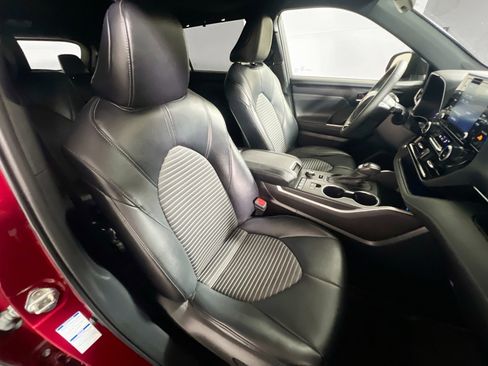 Used 2022 Toyota Highlander XSE image 31