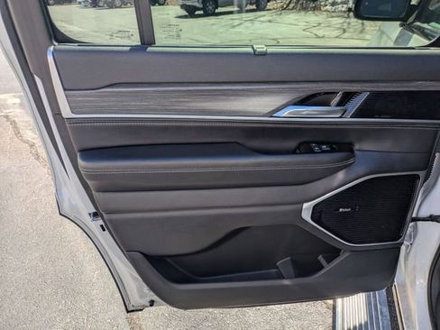 Used 2023 Jeep Wagoneer Series III w/ Premium Group I image 29