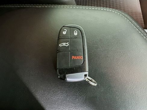 Used 2019 Dodge Challenger SXT RWD image 39