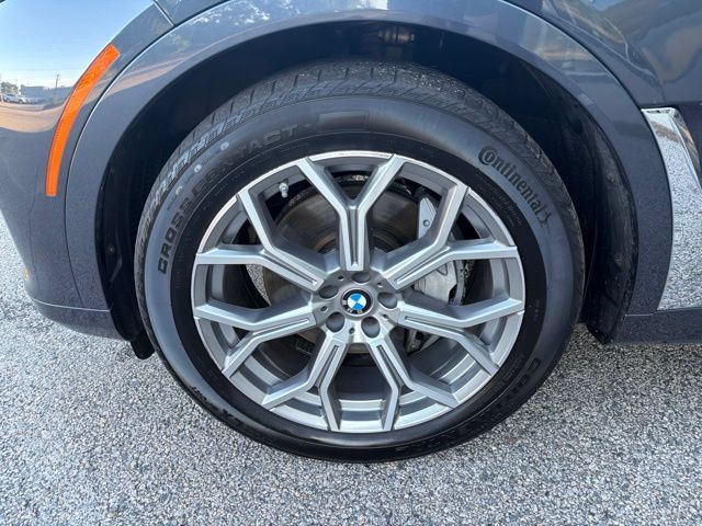 Used 2022 BMW X7 xDrive40i AWD/4WD image 22