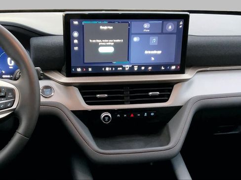 Certified 2025 Ford Explorer Active w/ Active Comfort Package RWD image 7