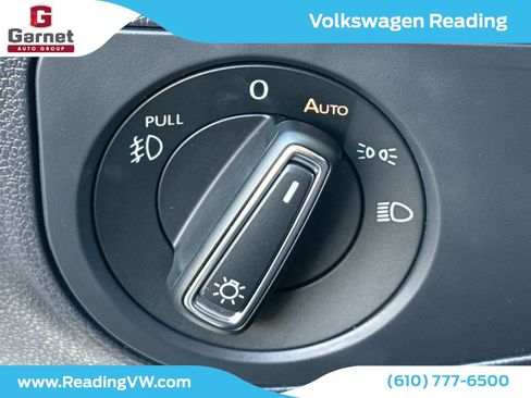 Used 2020 Volkswagen Tiguan S image 29