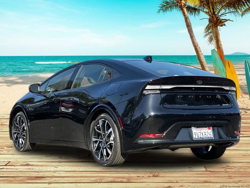 Used 2026 Toyota Prius Plug-In Hybrid image 4