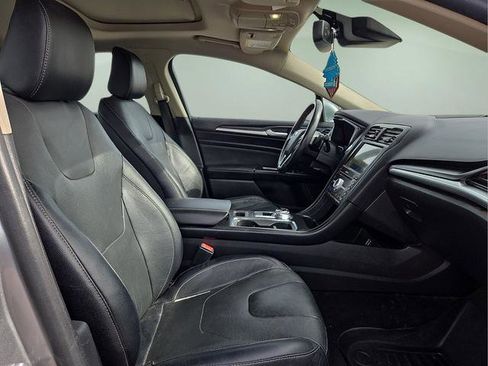 Used 2020 Ford Fusion Titanium image 9