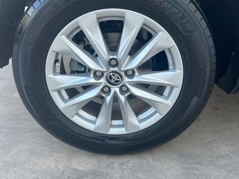 Used 2023 Toyota Corolla Cross LE FWD image 25
