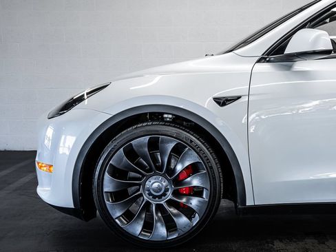 Used 2023 Tesla Model Y Performance AWD/4WD image 12
