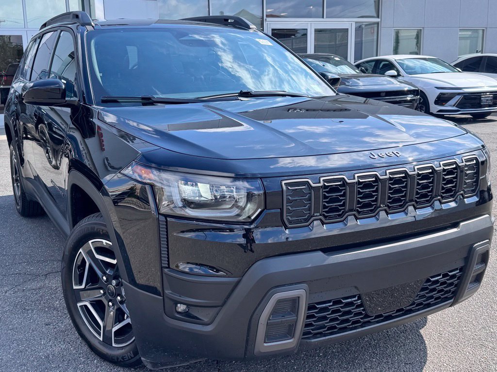 New 2026 Jeep Cherokee Laredo AWD/4WD image 1