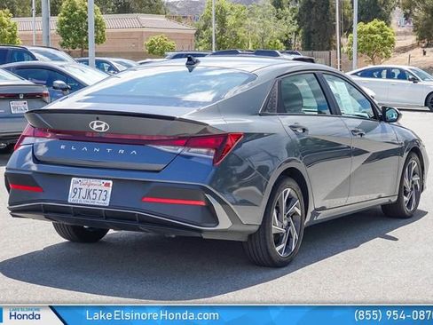 Used 2025 Hyundai Elantra Sport FWD image 9