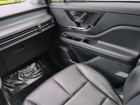Used 2022 Lincoln Corsair AWD w/ Equipment Group 101A image 17
