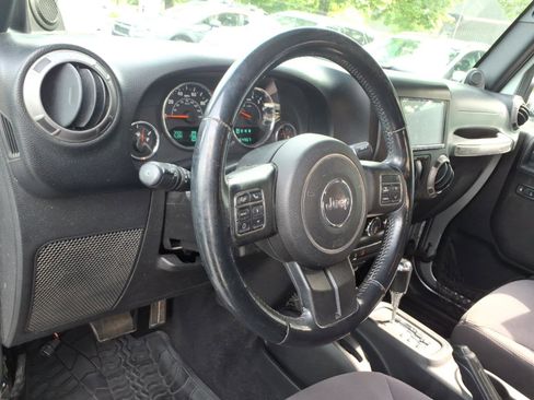 Used 2014 Jeep Wrangler Sport w/ Quick Order Package 24S AWD/4WD image 9