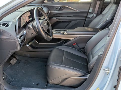 Used 2025 Cadillac Lyriq Sport image 18