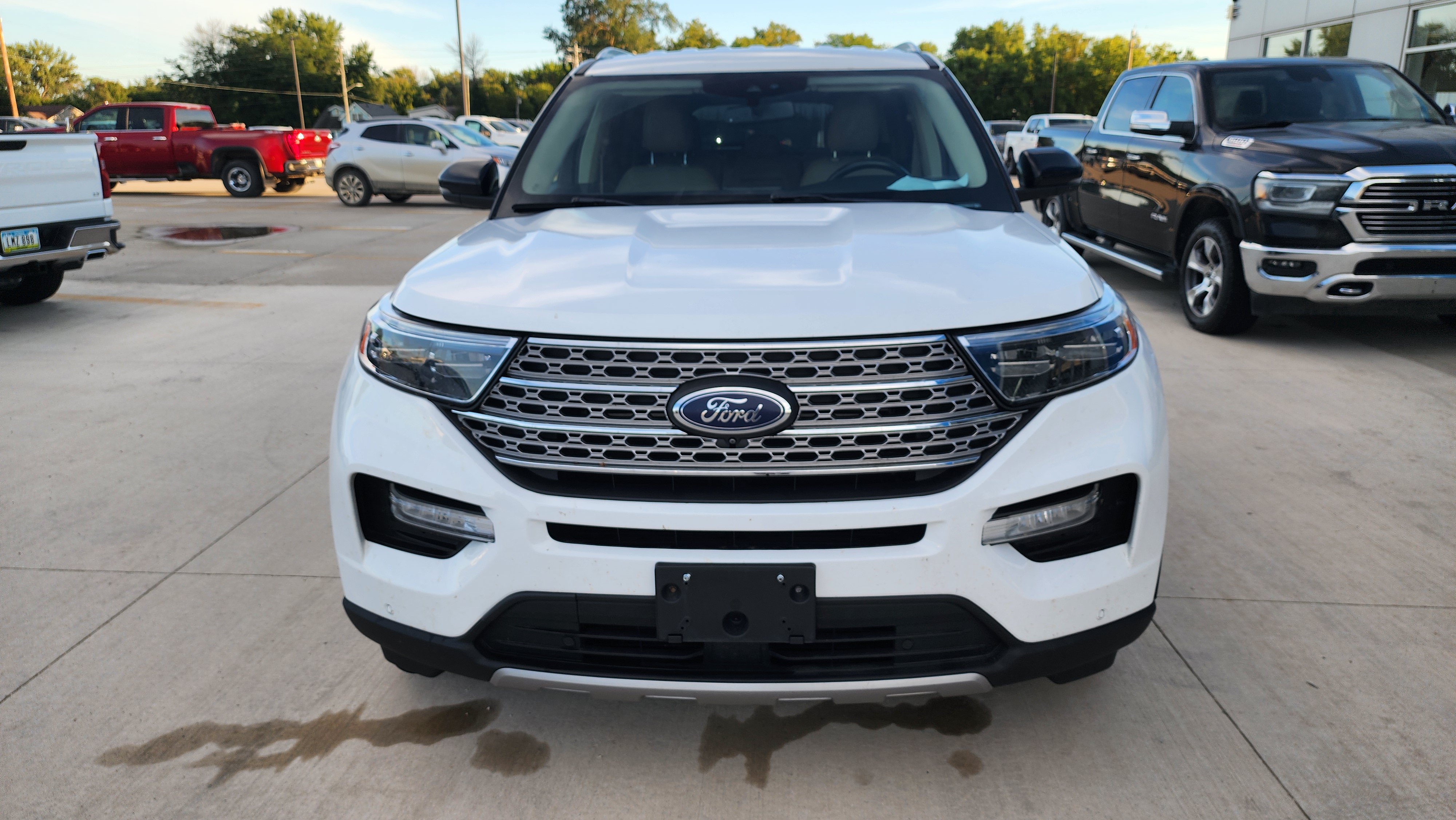 Used 2021 Ford Explorer Limited AWD/4WD image 2