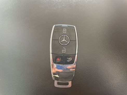 Certified 2023 Mercedes-Benz Maybach GLS 600 4MATIC image 23