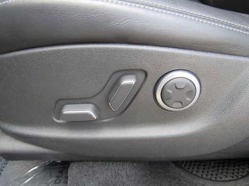 Used 2022 Genesis GV70 2.5T w/ Select Package image 17