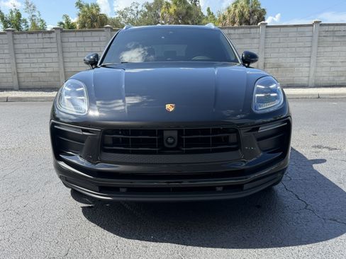 Certified 2024 Porsche Macan AWD/4WD image 10