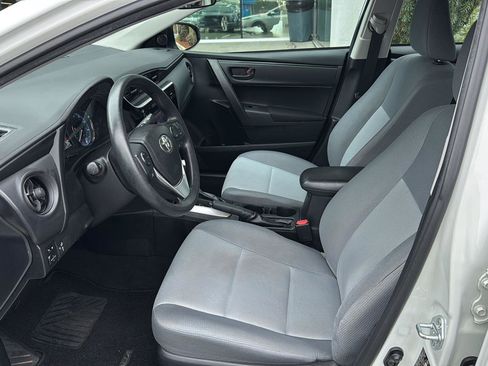 Used 2017 Toyota Corolla LE image 8