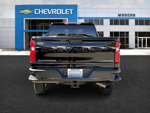 Used 2020 Chevrolet Silverado 2500 Custom w/ Custom Convenience Package image 4