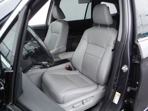 Used 2019 Honda Pilot Touring image 16