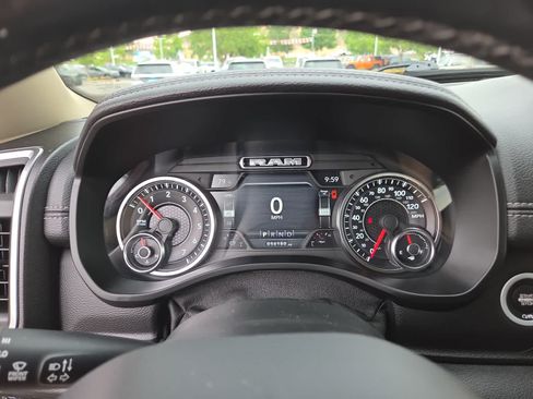 Used 2019 RAM 1500 Laramie AWD/4WD image 26